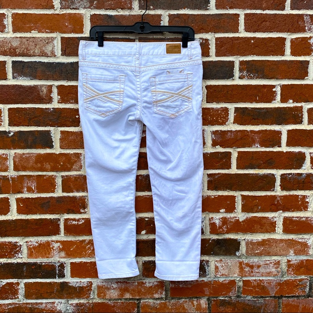 4 for $20 Aeropostale size 5/6 white cropped jeans